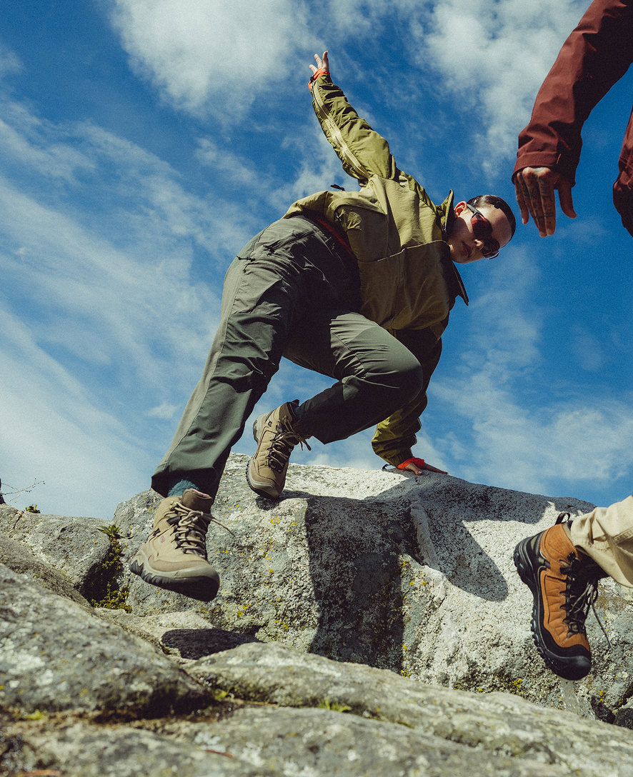 Women's Targhee IV Waterproof Hiking Boot | Bison/Beaujolais - Image 9